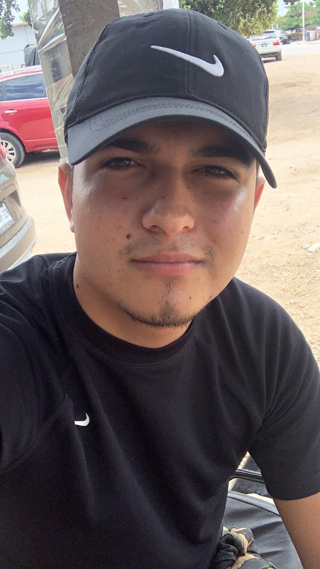 <em>&nbsp;Carlos M.</em>